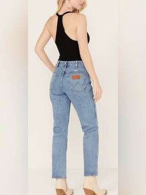 Wrangler Wild West High Rise Straight Jeans 603 Light Wash 27x28
